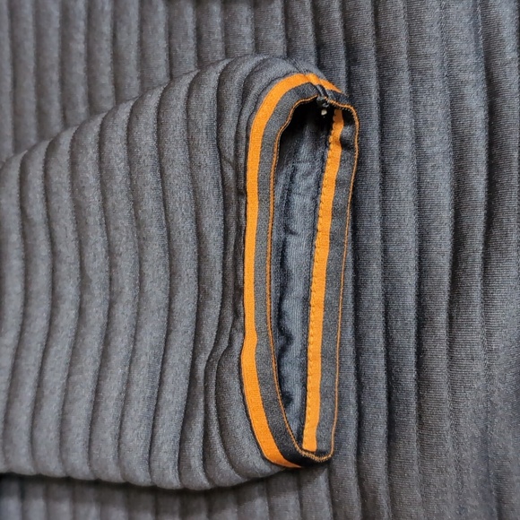 L.L. Bean Airlight Knit Crew Pullover Size XL In Dark Navy Blue Kangaroo Pocket - Picture 4 of 8